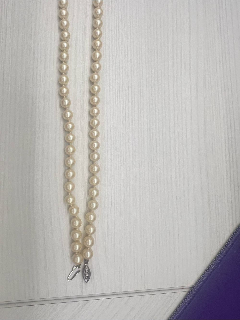 Classic Cream Pearl Necklace - Elegant Women's Jewelry - Picture 2 of 9